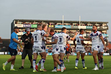 Wakefield, Wakefield Trinity 'den Lachlan Walmsley' in 24 Temmuz 2025 'te Wakefield, İngiltere' deki DIY Kitchens Stadyumu 'nda oynanan 20' nci Betfred Süper Ligi karşılaşmasında attığı golü kutluyor.