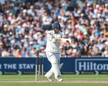 İngiltere 'den Ben Duckett, İngiltere' nin dördüncü Rothesay Deneme Maçı 'nda 150 sayı atmasıyla 4 puan aldı. 2. Gün İngiltere Hindistan' a karşı Old Trafford Cricket Ground, Manchester, İngiltere, 24 Temmuz 2025