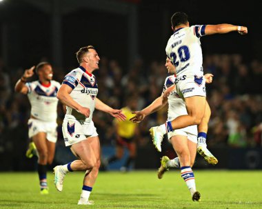 Wakefield Trinity 'den Mason Lino, 24 Temmuz 2025' te Wakefield, İngiltere 'deki DIY Kitchens Stadyumu' nda oynanan Betfred Süper Lig 20. maçında Wakefield adına attığı golü kutluyor.