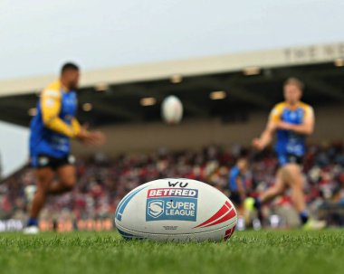 Betfred Süper Ligi karşılaşmasından önce Wakefield Trinity, Leeds Gergedan 'a karşı 24 Temmuz 2025' te Wakefield, İngiltere 'deki DIY Kitchens Stadyumu' nda oynanan 20.