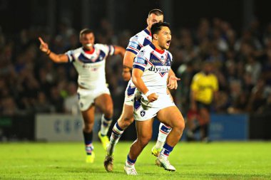 Wakefield Trinity 'den Mason Lino, 24 Temmuz 2025' te Wakefield, İngiltere 'deki DIY Kitchens Stadyumu' nda oynanan Betfred Süper Lig 20. maçında Wakefield adına attığı golü kutluyor.