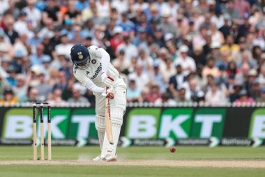 Hindistan kaptanı Shubman Gill, 4. Rothesay Test Maçı 'nda 4 (4)' e vurdu. 4. Gün İngiltere Hindistan 'a karşı Old Trafford Cricket Ground, Manchester, İngiltere, 26 Temmuz 2025