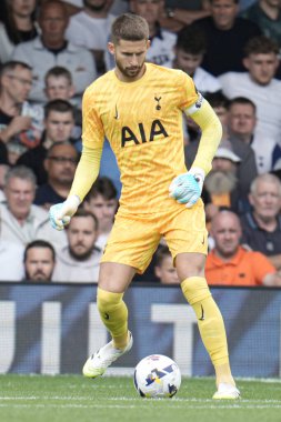 Tottenham Hotspur 'dan Guglielmo Vicario, 26 Temmuz 2025' te Luton Town ile Tottenham Hotspur arasında oynanan maçta, Luton Road, Luton, İngiltere 'de karşı karşıya geldi.