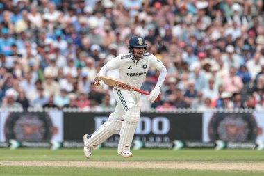 Hindistan kaptanı Shubman Gill, 4. Rothesay Test Maçı 'nda bir koşu yaptı. 4. Gün İngiltere Hindistan' a karşı Old Trafford Cricket Ground, Manchester, Birleşik Krallık, 26 Temmuz 2025