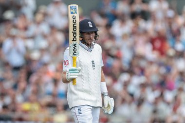 İngiltere 'den Joe Root, 25 Temmuz 2025' te Old Trafford Cricket Ground, Manchester, İngiltere 'de oynanan 4. Rothesay Test Maçı' nda (50 koşu) yarım yüzyıl (50 koşu) kutluyor.