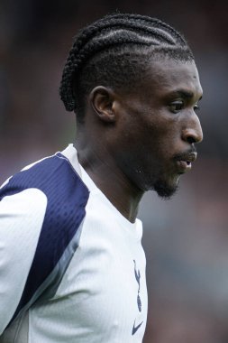 Tottenham Hotspur 'dan Mohammed Kudus, 26 Temmuz 2025' te Luton Town ile Tottenham Hotspur arasında oynanan karşılaşma sırasında İngiltere 'nin başkenti Luton' da oynanmıştır.