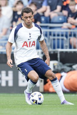 Tottenham Hotspur 'dan Brennan Johnson 26 Temmuz 2025' te İngiltere 'nin başkenti Kenilworth Road' da oynanan Luton Town-Tottenham Hotspur maçında