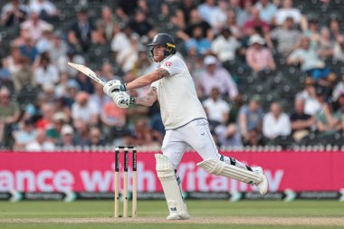 İngiltere kaptanı Ben Stokes, 4. Rothesay Test Maçı 'nda son vuruşunu yaptı. 3. Gün İngiltere Hindistan' a karşı Old Trafford Cricket Ground, Manchester, İngiltere, 25 Temmuz 2025