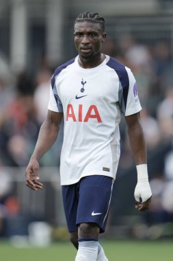 Tottenham Hotspur 'dan Mohammed Kudus, 26 Temmuz 2025' te Luton Town ile Tottenham Hotspur arasında oynanan karşılaşma sırasında İngiltere 'nin başkenti Luton' da oynanmıştır.