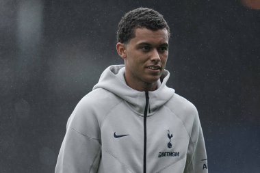 Tottenham Hotspur 'dan Brennan Johnson, 26 Temmuz 2025' te İngiltere 'nin başkenti Kenilworth Road' da Luton Town ile Tottenham Hotspur arasındaki sezon öncesi dostluk maçı öncesinde