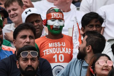 Hindistan taraftarı Miss-u Tendulkar 10 ile 4. Rothesay Test Maçı 4. Gün İngiltere Hindistan 'a karşı Old Trafford Cricket Ground, Manchester, Birleşik Krallık, 26 Temmuz 2025