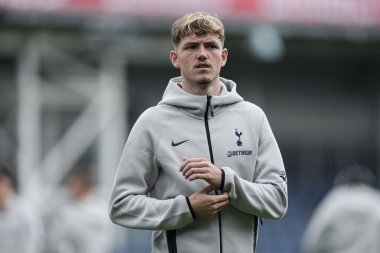 26 Temmuz 2025 'te Luton Town ile Tottenham Hotspur arasında oynanan sezon öncesi dostluk maçı öncesinde