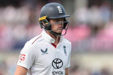İngiliz Jamie Smith, Hindistan 'dan Dhruv Jurel tarafından 4. Rothesay Test Maçı' nda yakalandıktan sonra Hindistan 'ın Old Trafford Cricket Ground' da Hindistan 'a karşı 3.