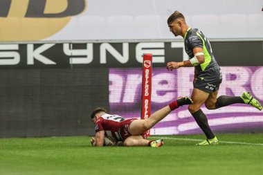 Wigan Warriors takımından Jack Farrimond, 25 Temmuz 2025 'te İngiltere' nin Wigan şehrindeki Brick Community Stadyumu 'nda Wigan Warriors ile Catalans Dragons arasındaki 20.