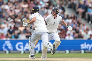 İngiltere kaptanı Ben Stokes, 4. Rothesay Test Maçı 'nda Hindistan' a karşı Hindistan - Old Trafford Cricket Ground, Manchester, Birleşik Krallık, 26 Temmuz 2025 'te iki koşu yaptı.