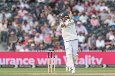 İngiltere kaptanı Ben Stokes, 4. Rothesay Test Maçı 'nda son vuruşunu yaptı. 3. Gün İngiltere Hindistan' a karşı Old Trafford Cricket Ground, Manchester, İngiltere, 25 Temmuz 2025