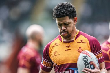 Huddersfield Giants takımından Jacob Gagai, Betfred Süper Lig maçının 20 'nci raundunda MKM Stadyumu' nda Hull FC ve Huddersfield Giants maçında ısındı.
