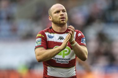 Wigan Warriors takımından Liam Marshall, 25 Temmuz 2025 'te İngiltere' nin Wigan kentinde oynanan Wigan Warriors - Catalans Dragons maçında Wigan Warriors maçını izledi.