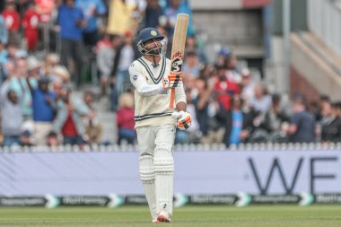 Hintli Ravindra Jadeja, 27 Temmuz 2025 'te Old Trafford Cricket Ground, Manchester, İngiltere' de oynanan 4. Rothesay Test Maçı 'nda (50 koşu) yarım yüzyıl (50 koşu) kutluyor.