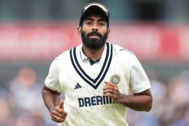 Hintli Jasprit Bumrah 4. Rothesay Deneme Maçı sırasında İngiltere Hindistan 'a karşı Old Trafford Cricket Ground, Manchester, Birleşik Krallık, 26 Temmuz 2025