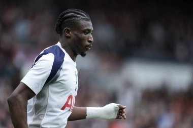 Tottenham Hotspur 'dan Mohammed Kudus, 26 Temmuz 2025' te Luton Town ile Tottenham Hotspur arasında oynanan karşılaşma sırasında İngiltere 'nin başkenti Luton' da oynanmıştır.