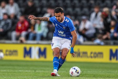 Sunderland 'dan Enzo Le Fee, 29 Temmuz 2025' te MKM Stadyumu 'nda Hull City' nin Sunderland 'a karşı oynadığı sezon öncesi dostluk maçı sırasında iş başında.