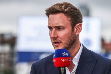 Stuart Broad CBE, 31 Temmuz 2025 'te Londra, Kia Oval' da oynanan Rothesay 5. Rothesay Test Günü 1. Maç sırasında Sky Sports 'ta konuşma yaptı.
