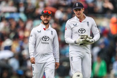 Rothesay 5. Rothesay Test Günü 'nde İngiltere' den Ben Duckett ve İngiltere 'den Jamie Smith 31 Temmuz 2025' te Kia Oval, Londra 'da Hindistan' a karşı İngiltere maçında
