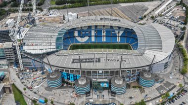 Etihad Stadyumunun Kuzey Standı şu anda büyük bir yeniden geliştirme projesi kapsamında genişletilerek stadyumun kapasitesi 60.000 'in üzerine çıkarılıyor. Bu 300 milyon gelişmede ayrıca 3,000 kişilik bir hayran bölgesi, yeni bir kulüp dükkanı ve 400 odalı bir yer de bulunuyor. 