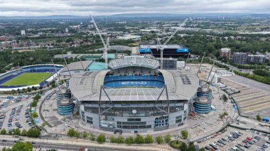 Etihad Stadyumunun Kuzey Standı şu anda büyük bir yeniden geliştirme projesi kapsamında genişletilerek stadyumun kapasitesi 60.000 'in üzerine çıkarılıyor. Bu 300 milyon gelişmede ayrıca 3,000 kişilik bir hayran bölgesi, yeni bir kulüp dükkanı ve 400 odalı bir yer de bulunuyor. 