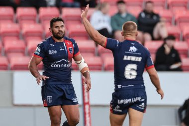 Hull KR 'dan Rhyse Martin, 31 Temmuz 2025' te İngiltere 'nin Eccles kentindeki Salford Community Stadyumu' nda oynanan 20. Salford Red Devils vs Hull KR karşılaşmasında denemesini kutluyor.