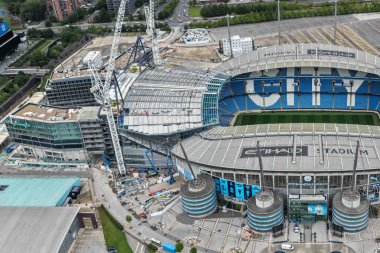 Etihad Stadyumunun Kuzey Standı şu anda büyük bir yeniden geliştirme projesi kapsamında genişletilerek stadyumun kapasitesi 60.000 'in üzerine çıkarılıyor. Bu 300 milyon gelişmede ayrıca 3,000 kişilik bir hayran bölgesi, yeni bir kulüp dükkanı ve 400 odalı bir yer de bulunuyor. 