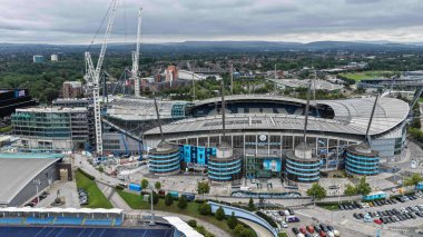 Etihad Stadyumunun Kuzey Standı şu anda büyük bir yeniden geliştirme projesi kapsamında genişletilerek stadyumun kapasitesi 60.000 'in üzerine çıkarılıyor. Bu 300 milyon gelişmede ayrıca 3,000 kişilik bir hayran bölgesi, yeni bir kulüp dükkanı ve 400 odalı bir yer de bulunuyor. 