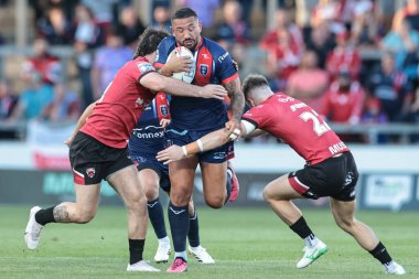 Hull KR 'dan Elliot Minchella Salford Red Devils' den Matty Foster ve Salford Red Devils 'den Harvey Wilson, Salford Community Stadyumu, Eccles, İngiltere' de oynanan 20.