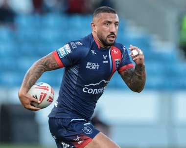 Hull KR takımından Elliot Minchella, 31 Temmuz 2025 'te Salford Community Stadyumu' nda oynanan 20. Salford Red Devils vs Hull KR karşılaşmasında topu bırakıyor.