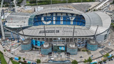 Etihad Stadyumunun Kuzey Standı şu anda büyük bir yeniden geliştirme projesi kapsamında genişletilerek stadyumun kapasitesi 60.000 'in üzerine çıkarılıyor. Bu 300 milyon gelişmede ayrıca 3,000 kişilik bir hayran bölgesi, yeni bir kulüp dükkanı ve 400 odalı bir yer de bulunuyor. 