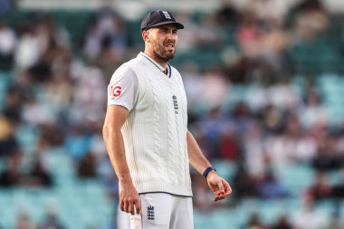 Rothesay 5. Rothesay Test Günü 'nde İngiltere ile Hindistan' ın 31 Temmuz 2025 'teki The Kia Oval, Londra karşılaşması sırasında İngiltere' den Jamie Overton