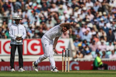 İngiltere 'den Josh Dil topu 5. Rothesay Test Maçı 2. İngiltere - Hindistan maçı sırasında 1 Ağustos 2025' te Londra, Kia Oval 'da veriyor.