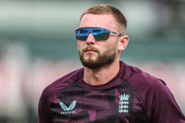 İngiltere 'den Gus Atkinson 5. Rothesay Test Maçı 2. İngiltere - Hindistan maçı sırasında 1 Ağustos 2025' te Londra, Kia Oval 'da maç öncesi ısınma turunda