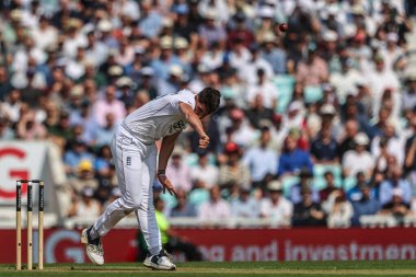 İngiltere 'den Josh Dil, 5. Rothesay Test Maçı 2. İngiltere - Hindistan maçı sırasında 1 Ağustos 2025' te Londra, Kia Oval 'de Hindistan' dan Hindistan 'dan Hindistan' dan Hindistan 'dan Hindistan' dan Karun Nair 'i yendi.