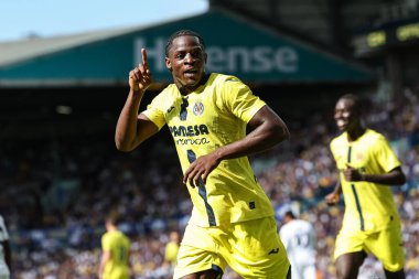 Villarreal 'den Etta Eyong, 2 Ağustos 202' de Elland Road, Leeds, İngiltere 'de oynanan Leeds United-Villarreal maçında 0-1 kazanma golünü kutluyor.