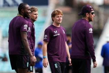 İngiltere 'nin Ollie Pope' u 5. Rothesay Test Maçı öncesinde ısınıyor. 3. İngiltere Hindistan 'a karşı Kia Oval, Londra, İngiltere, 2 Ağustos 202