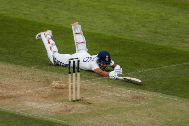 Hintli Dhruv Jurel, 5. Rothesay Test Maçı 'nda Hindistan' a karşı 3. Kia Oval, Londra, 2 Ağustos 2025 'te İngiltere' nin kırışıklık noktasına daldı.