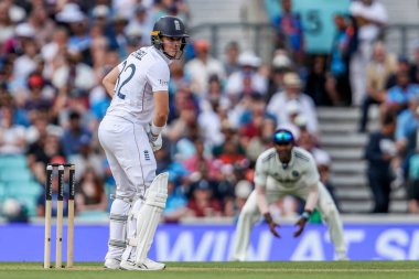 İngiltere 'den Jacob Bethell 5. Rothesay Deneme Maçı' nda 4. İngiltere Hindistan 'a karşı Kia Oval, Londra, İngiltere, 3 Ağustos 2025