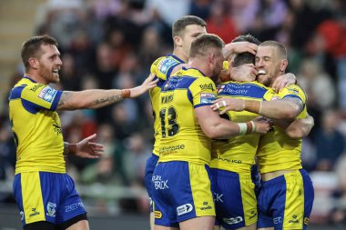 Warrington Wolves takımından Matt Dufty, Leigh Spor Köyü Leigh, İngiltere 'de düzenlenen Betfred Süper Lig 20. Leigh Leopards - Warrington Wolves maçında denemesini kutluyor. 