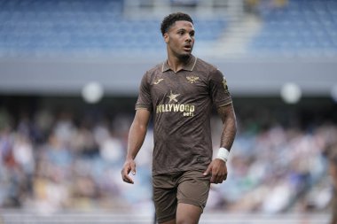 Brentford 'dan Myles Peart-Harris sezon öncesi dostluk maçı sırasında Queens Park Rangers Brentford' a karşı Kiyan Prince Vakfı Stadyumu, Londra, 2 Ağustos 2025