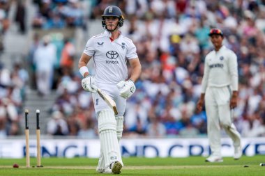 İngiltere 'den Jacob Bethell, 5. Rothesay Test Maçı' nda işten çıkarılmasının ardından üzgün görünüyor. 4. İngiltere Hindistan 'a karşı Kia Oval, Londra, 3 Ağustos 2025