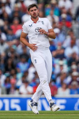 İngiltere 'nin Josh Dili, 2 Ağustos 2025' te İngiltere 'nin Hindistan' a karşı oynadığı 5. Rothesay Test Maçı 'nda tepki gösterdi.