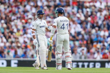 Yashasvi Jaiswaland ve Akash Deep of India 5. Rothesay Test Maçı 'nda 3. İngiltere Hindistan' a karşı Kia Oval, Londra, 2 Ağustos 2025