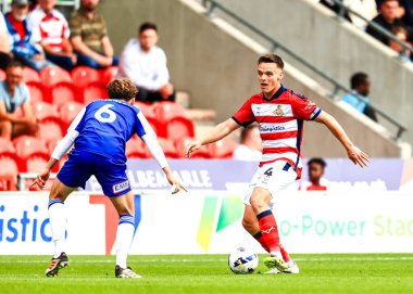 Doncaster Rovers 'dan Owen Bailey, Doncaster Rovers 2 Ağustos 2025' te İngiltere 'nin Doncaster şehrinde oynanan Sky Bet 1 karşılaşmasında Doncaster Rovers Exeter City' ye karşı.